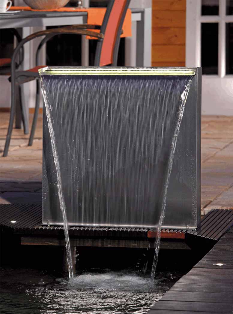 oase-waterfall-illumination-02
