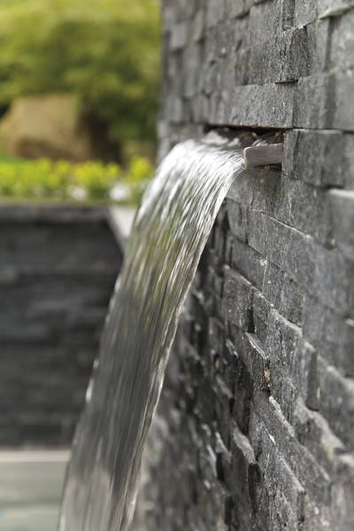 oase_20rvs_20waterfall_2060_2004